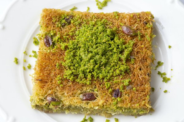 Qual è la ricetta per una zabaione al marsala da servire con biscotti secchi?